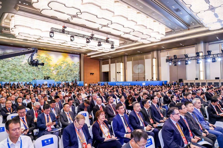 The 4th Qingdao Multinationals Summit The 4th Qingdao Multinationals Summit